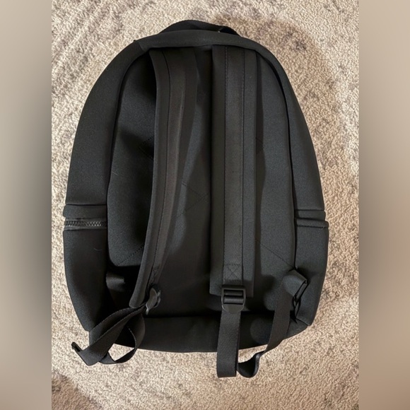 ALO Yoga Stow Backpack🔥 BRAND NEW w/tags!🔥 - Picture 7 of 16